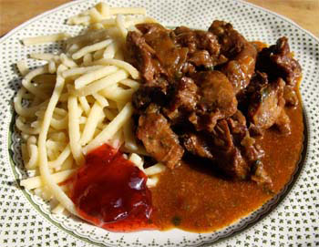 Wildschweingulasch Verjus-Sauce